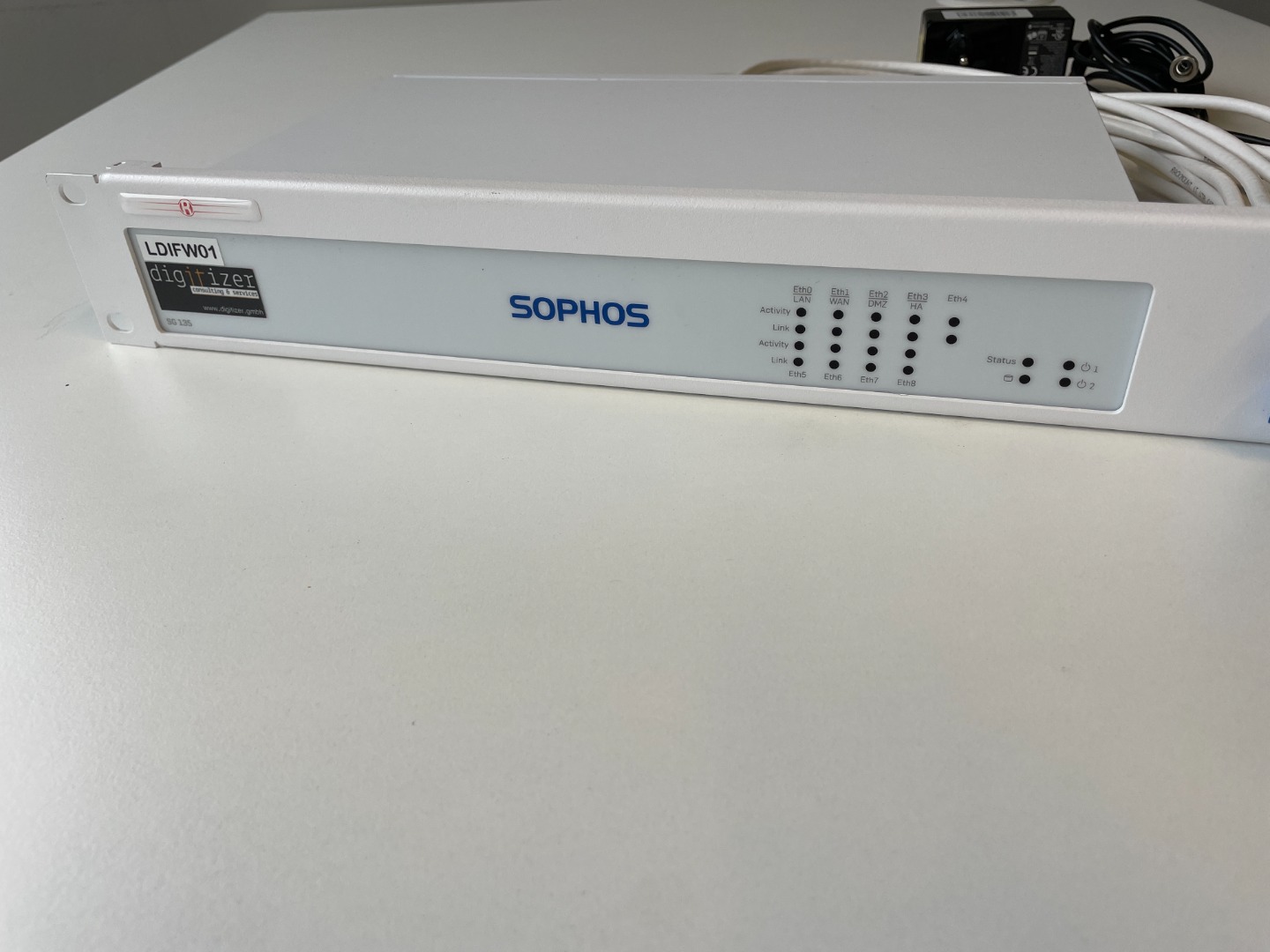 SOPHOS SG135 Firewall 880 EUR GebrauchteVeranstaltungstechnik.de